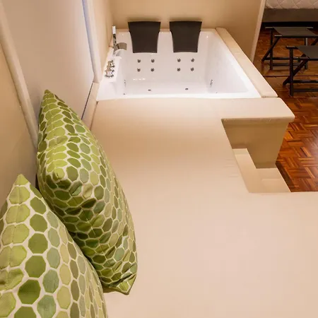 ゲストハウス Five